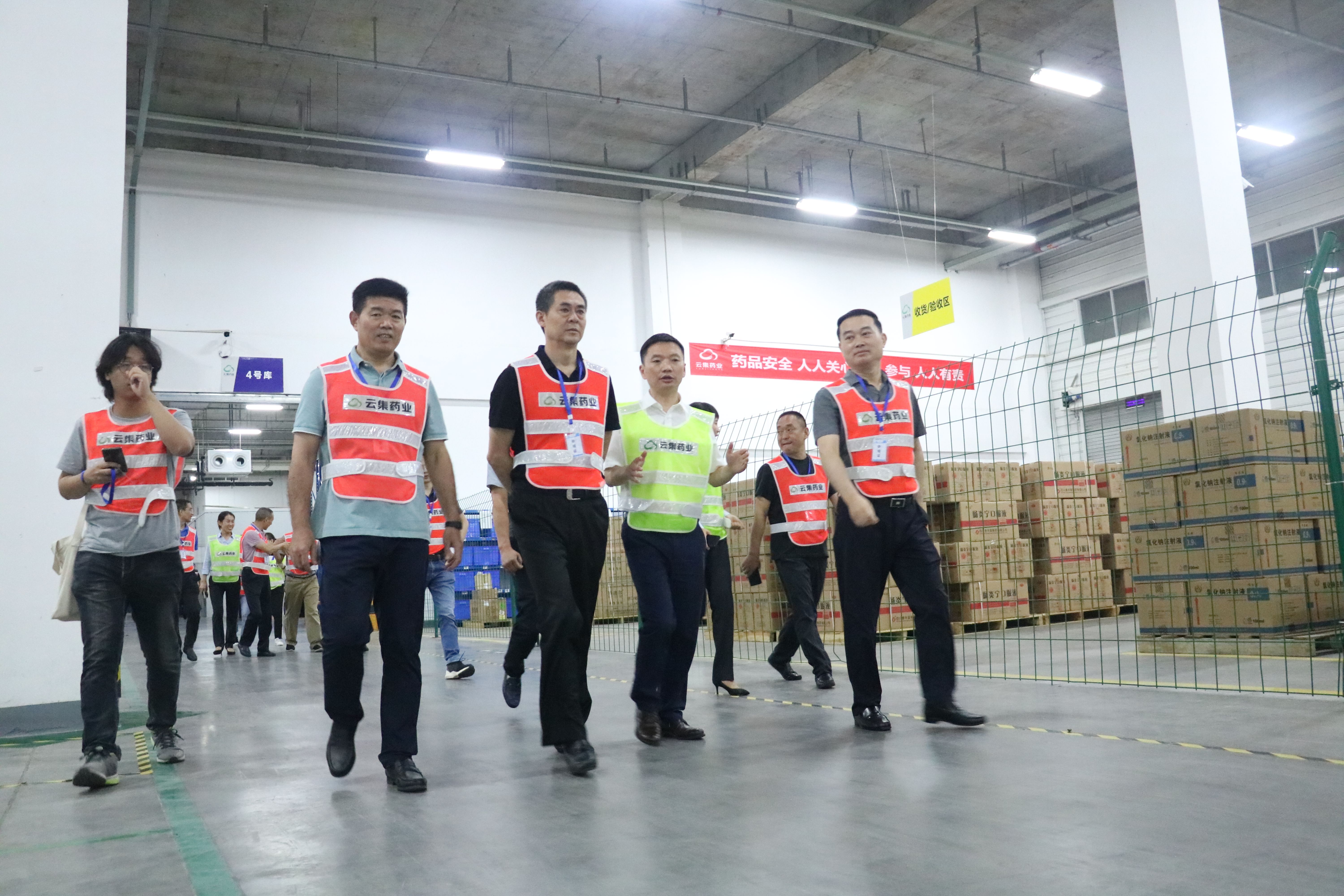 四川省药品监督管理局领导一行莅临bwin必赢亚洲药业参观调研